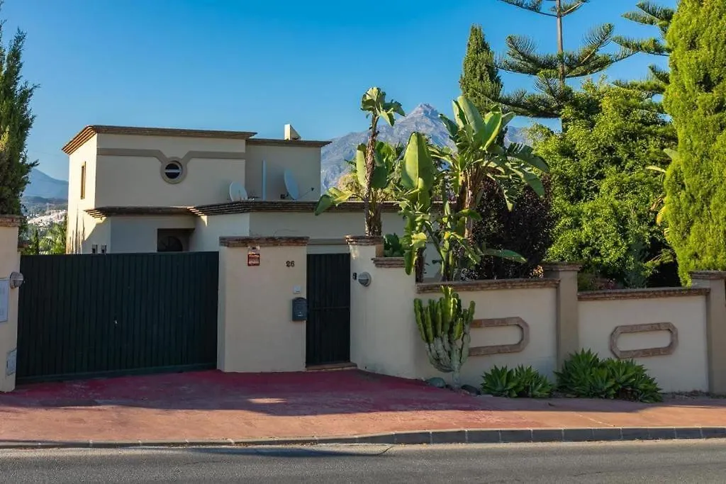 Spacious 10Guest Villa In Puerto Banus With Pool Marbella