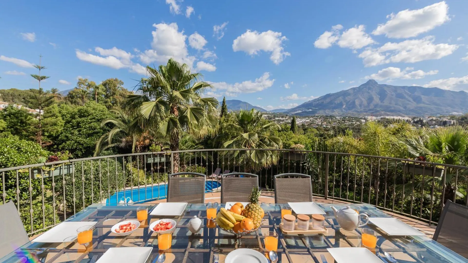 Spacious 10Guest Villa In Puerto Banus With Pool Marbella